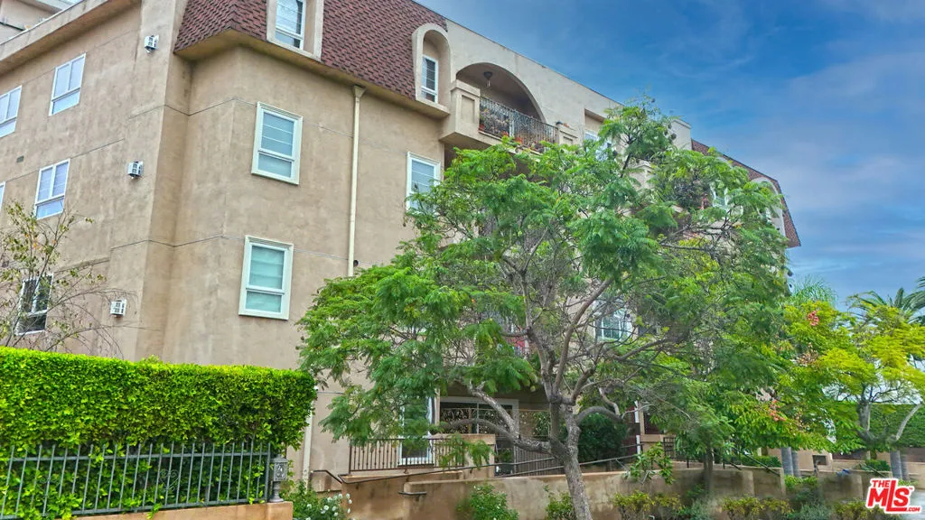 8555 Cashio Street Ph4, Los Angeles, California 90035 home-pic-41